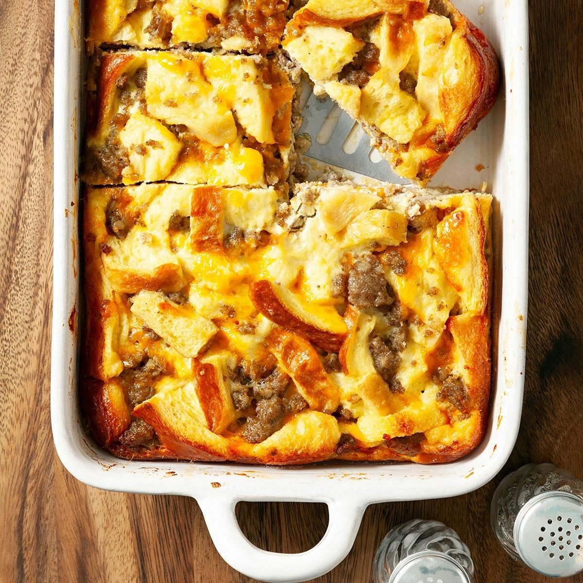 Midwestern Breakfast Casserole (Sausage & Egg)